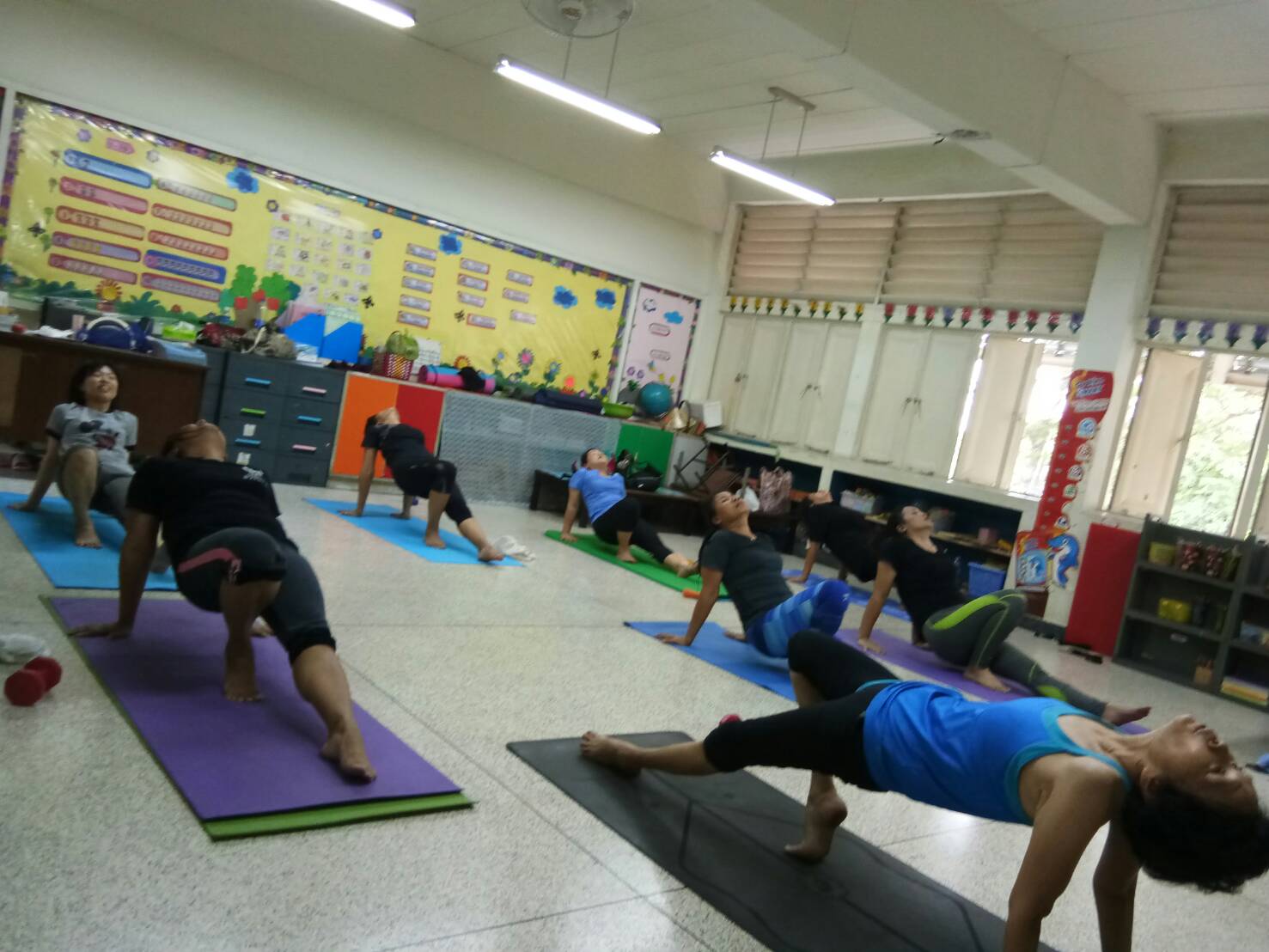 Aerial Yoga — โยคะอากาศ